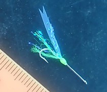 уловистые гирлянды самодуры бороды крупную малоротую корюшку Де-Кастри на серебряном японском крючке с длинным цевьем № 3.5 мм Maruto 330j # 16 silver мобискин KEIMURA UV Rover Toxo