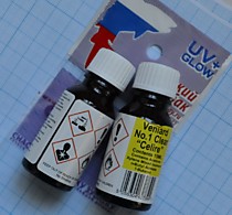 Лак для мушек фирмы Веньярд на спиртовой основе . Прозрачный с кисточкой 