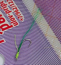 Серебряный самосвал на корюшку и зубаря в Приморье на Игле № 3.5 мм с бородкой флешер зеленый фуджибайт и лимон УФ точкой Атаки.    самосвалы с колечком для лески( рингер)