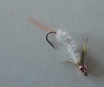 Уловистые грузовые мушки на Хариуса мелкого ленка ручьевую Форель мальму пеструшку каменку на крючках Мустад # 10 с длинным телом из синели Mustad Белая  Синель с УФ Ворсинками  Щетинки Фл Красный мех  козы ,Жабо петух Гризли Конусная медная головка заглу