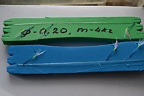 Гирлянда на зубаря Пятерка.. -- 5 крючков № 5 мм синий Угорь Маруто №5 мм крылом Глов  рыбья кожа фосфор Хаябуса + синий мобискин Тохо на мотовильце из пенки