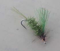 Мушка на ленка симу Егерь Олива с крылом Мех хвост Оленя Щетинки  МехКозы . Жабо перо курицы Гризли медная конусная головка  Японский усиленный крючок MARUTO c40 HW # 8