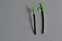 микрофлешеры из тонко прокатанного  серебра,  длинна 28 мм, ширина 2 мм, форма рыбки, самосвал №4 япония, мушка с бородками из флю яркий салат  флюорисцент  вата Атлас и зеленый фуджибайт от  Фудживара