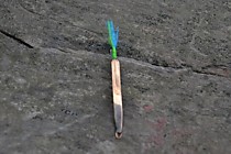 самосвал на зубаря из Каро №7 мм  с мушкой  из голубого атрона УФ