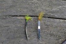 блесна самосвал №3 микрофлешер из технического серебра , длинна 20 мм. очень аккуратно обработанное отвестие муха из ваты Лимонный УФ от Атлас и точкой привязки лимонный Флюорисцент от Текстрим