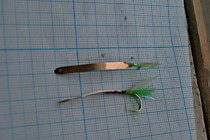 блесна из Каро Планирущий самосвал каро№6.5 с мухой UV зеленый Тохо