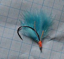 Крючки с мушками на горбушу , семгу, кету кижуча формы Октопус -16 мм фирмы Оунер - япония с опушкой из люрекса Кеймура , Ваты Эг  Ярн и Пера Марабу   фирмы Вапси - Сша в цвете  голубой флюорисцентный 