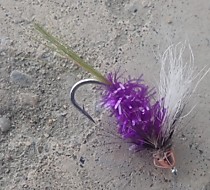 Мушка на ленка симу Егерь Фиолет  с крылом Мех хвост Теленка УФ Белый Щетинки Мех Козы . Жабо перо курицы Гризли медная конусная головка Японский усиленный крючок MARUTO c40 HW # 8
