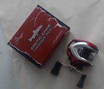 Катушка на корюшку  Stinger Arctic Char Trigger 105L Каутшка для ловли корюшки на глубине Емкость !00 м на  0.28 мм Вес 145 грамм  Передача 4 к 1 Подшипник № 2 ACB Леворукая Корозиостойкая