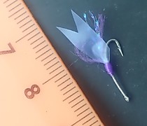 Криль 3 мм Мушки на корюшку малоротку Приморье Сахалин крыло Мобискин Кеймура ровер от Тохо Бородка люрекс Кеймура Тохо УФ шелк сияние Веньярд УФ Фиолетовый  на серебряном крючке с зацепом . Япония (Maruto c 40# 16 Цена за 5 штук