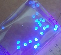 UV TOXO KEIMURA # 2 Большие Бусинки  УФ Бусинки Мягкий прочный Силикон фирма Тохо размер № 2 Большие Бусинки  ( голубого свечения) Пачка 25 уф бусинки - Япония